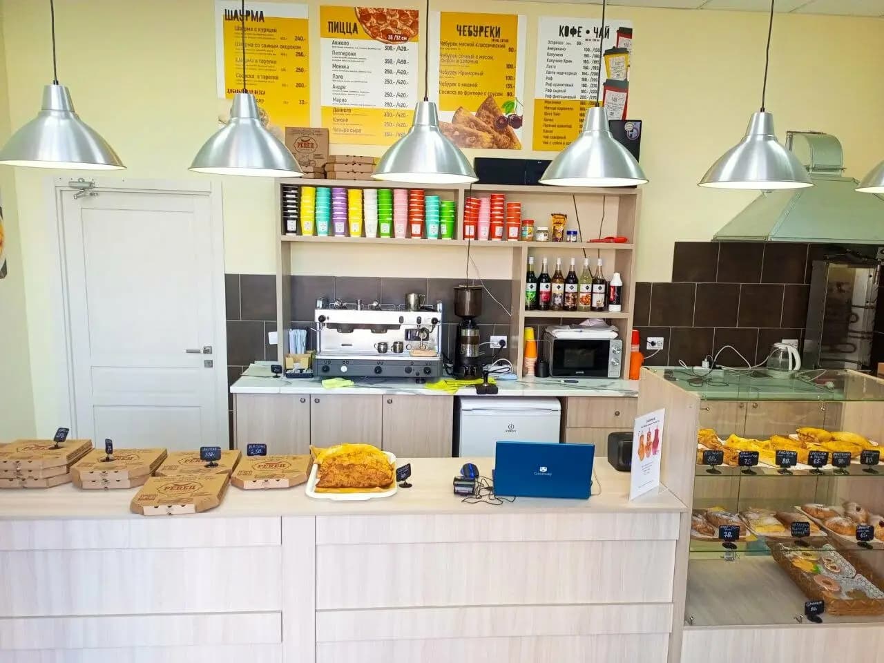 Шаурма и чебурек