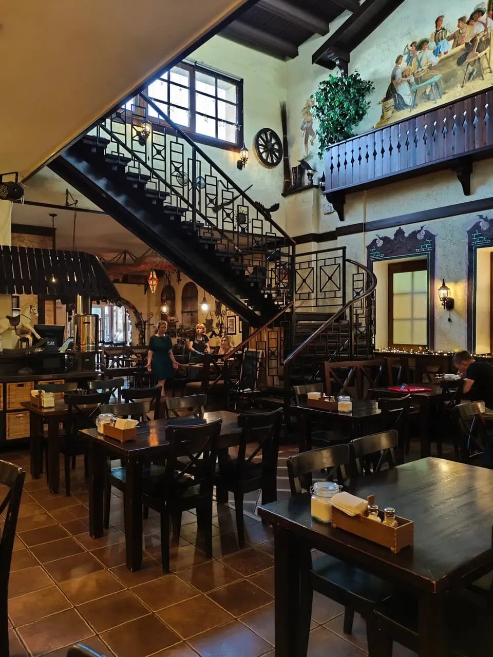 Дом коромыслом