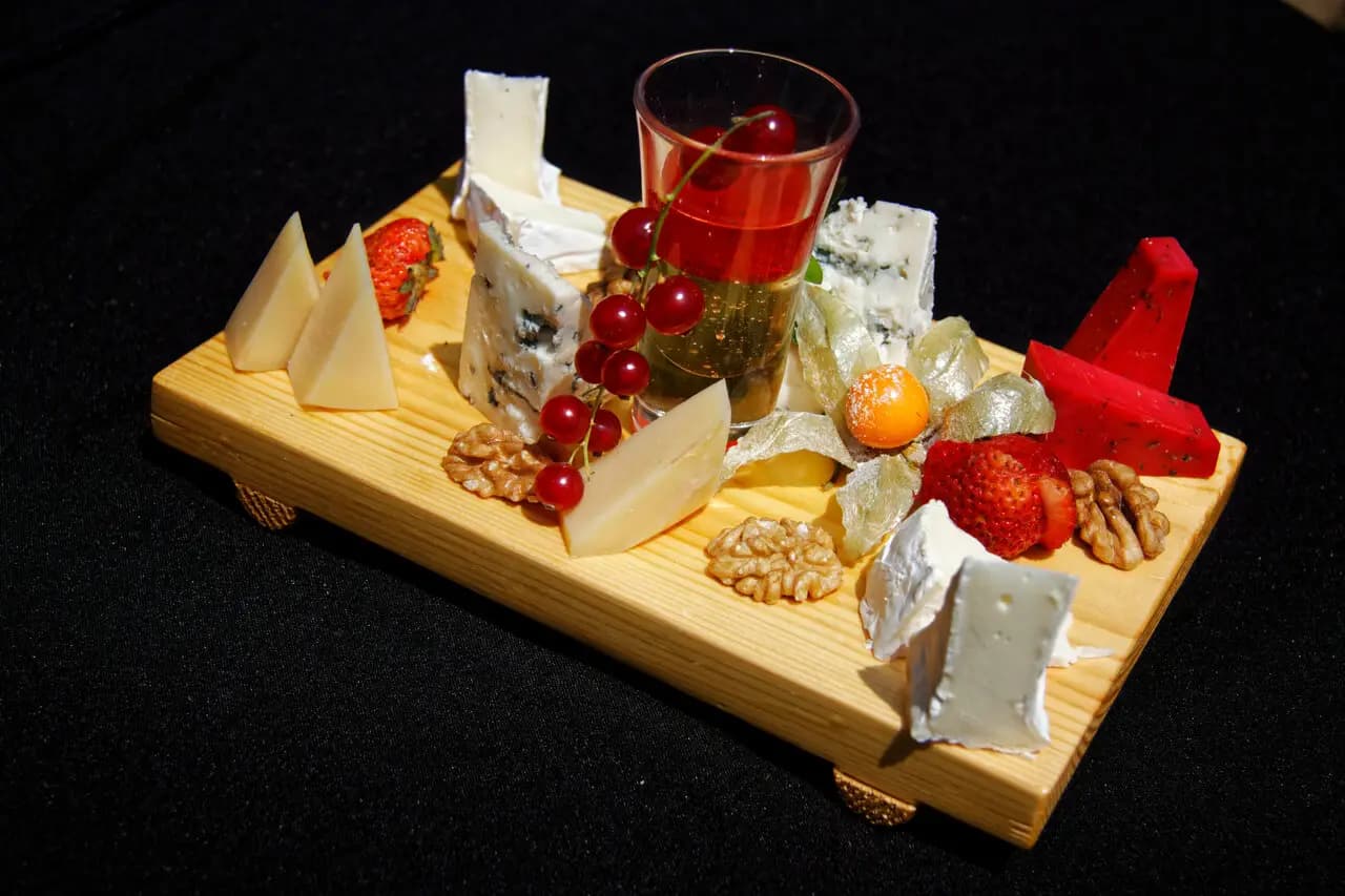 Салун Синема