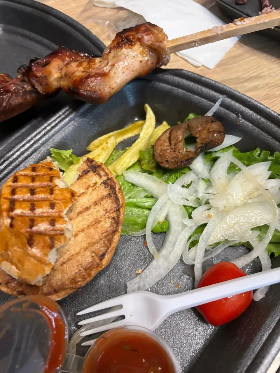 На шампурах