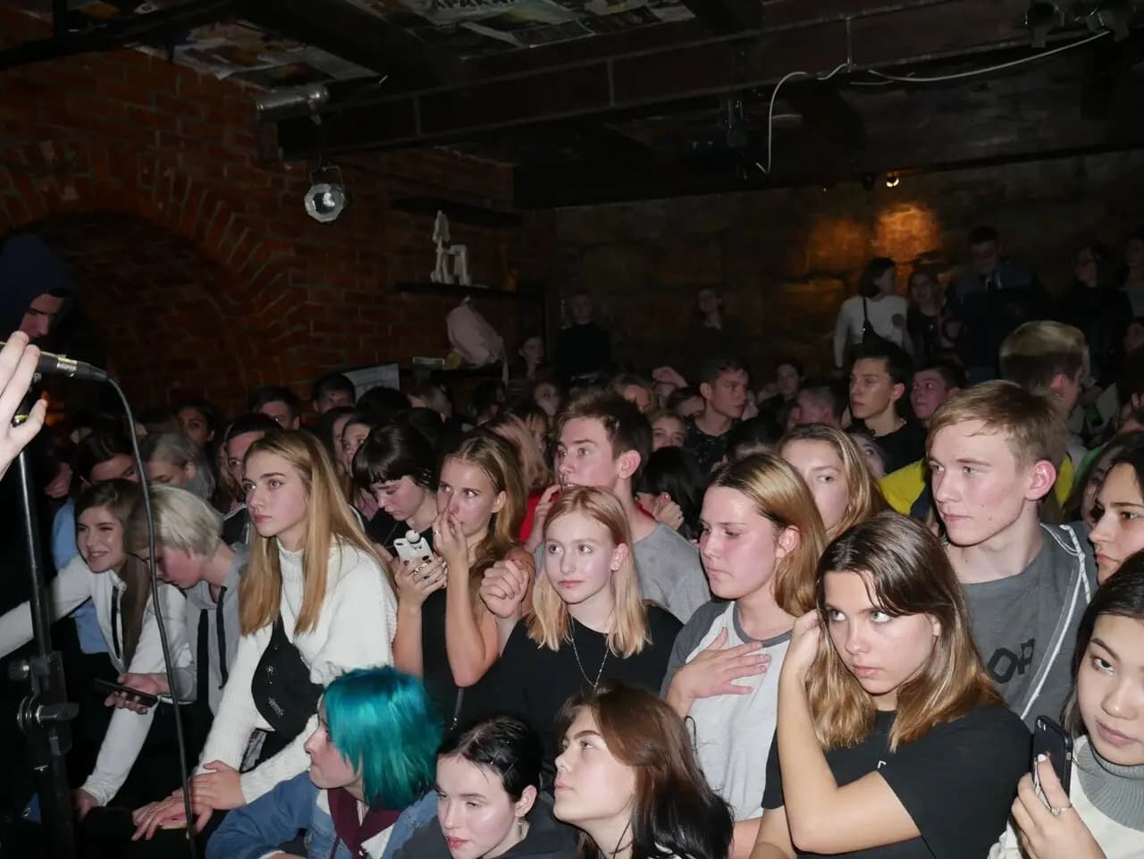 Белая лошадь