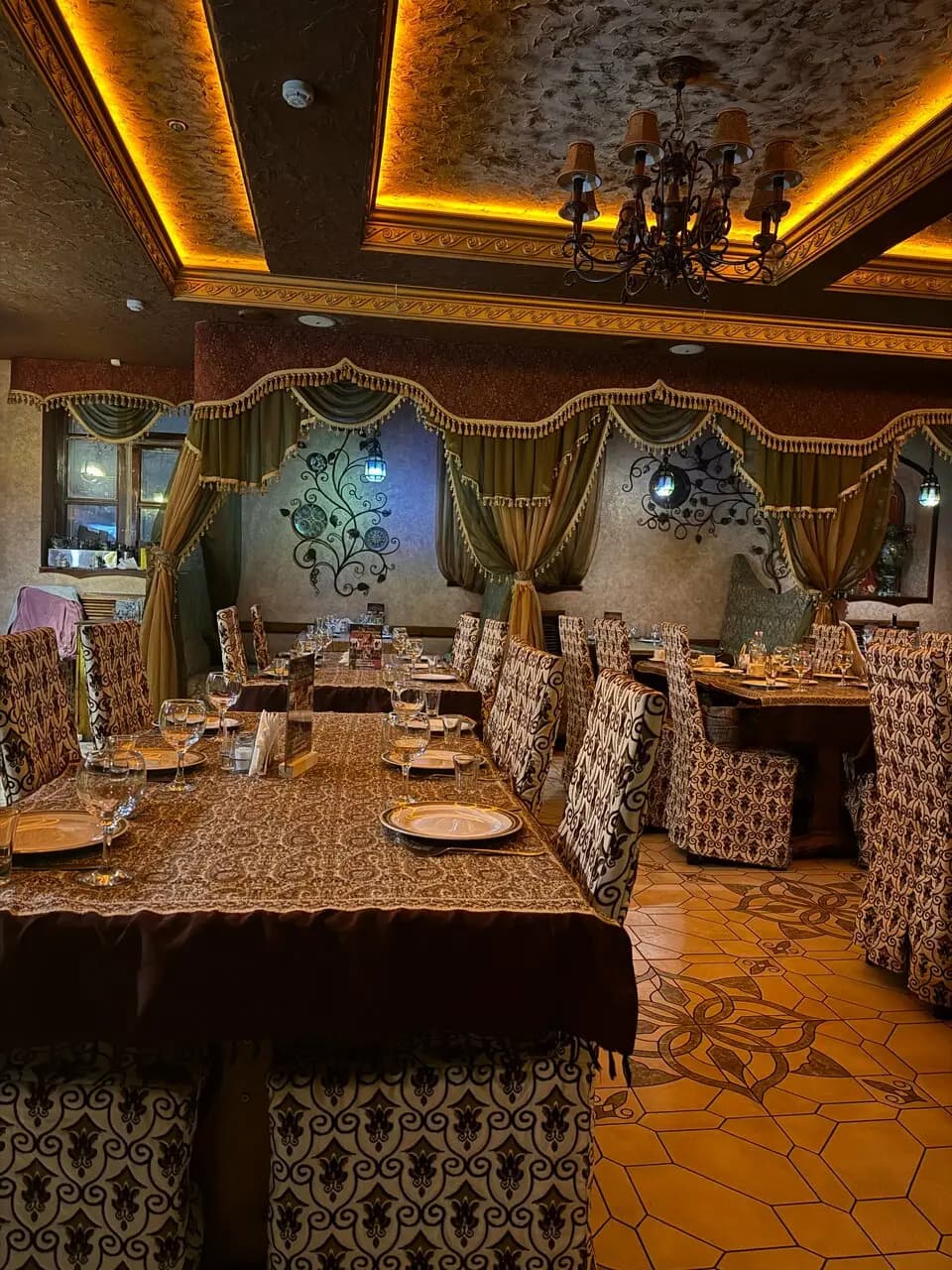 Султан Палаз