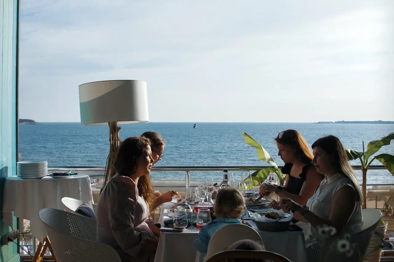 Рони Ойстер