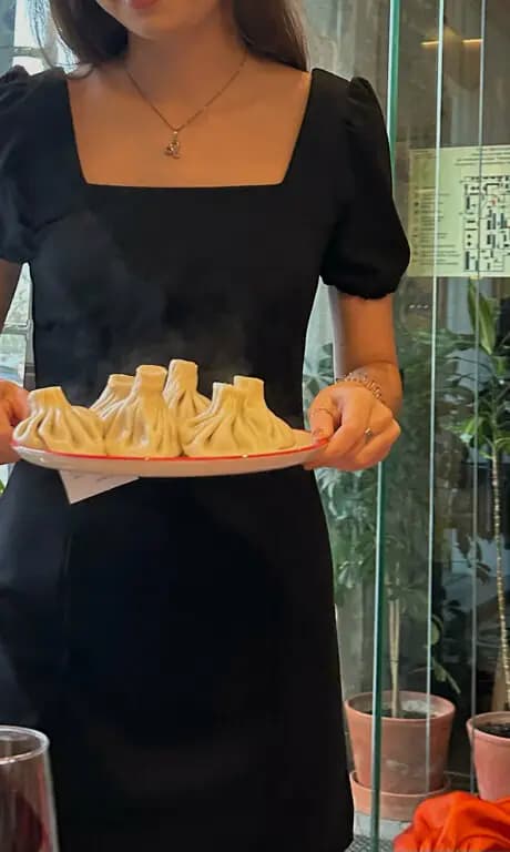 Есть хинкали