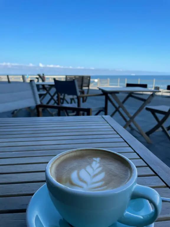 Бранч на море