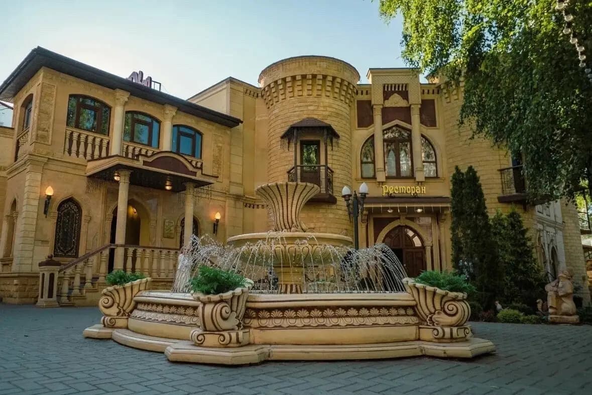 Бакинский двор