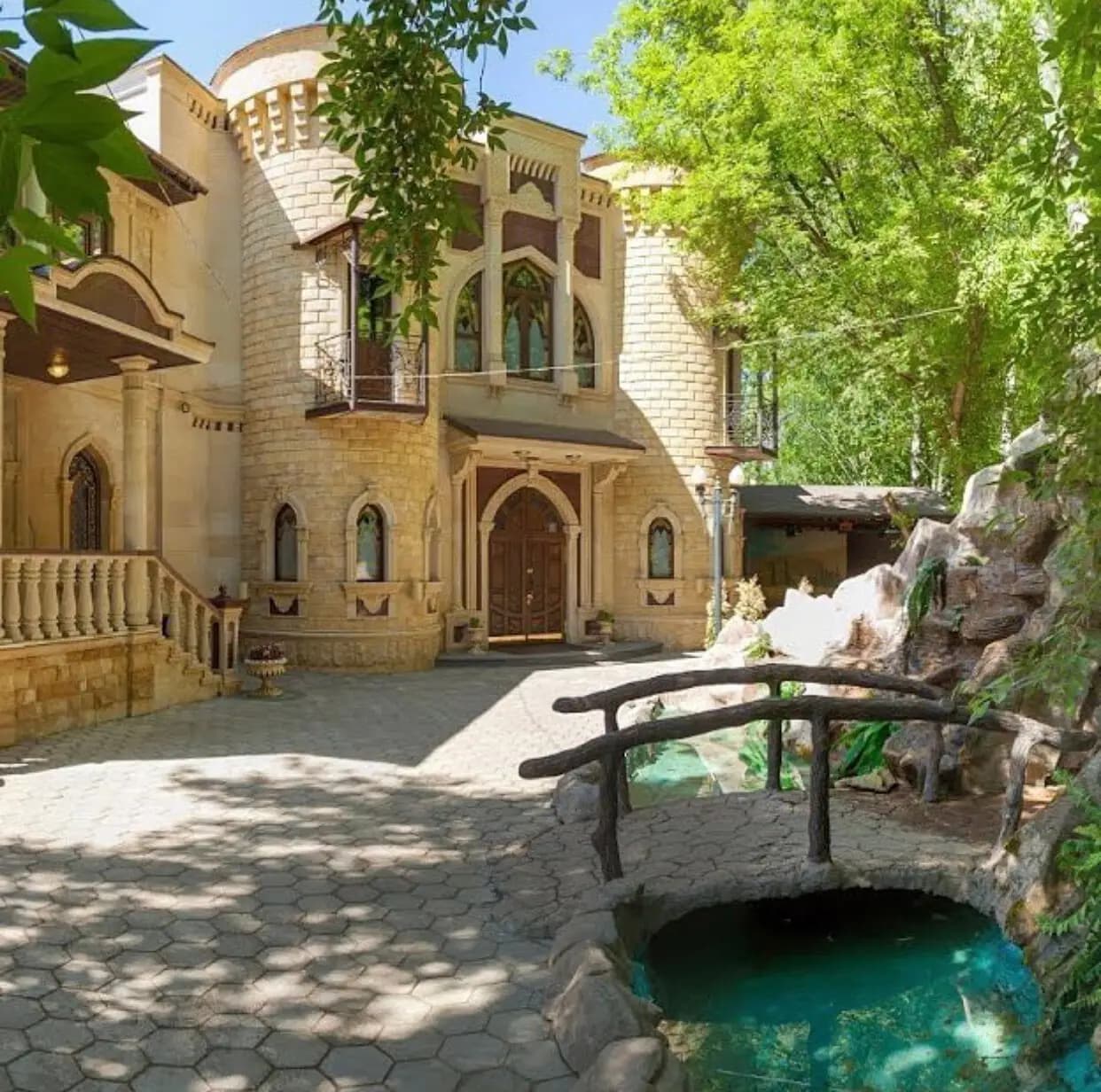 Бакинский двор