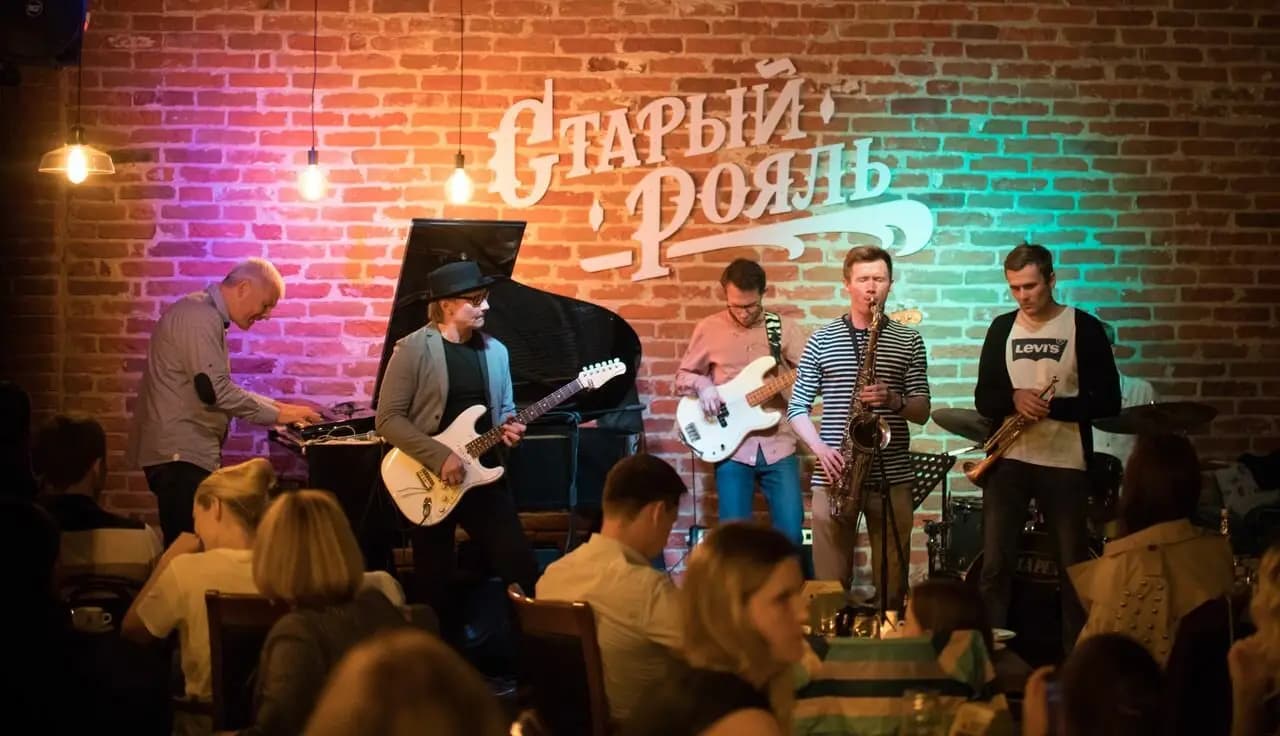 Старый рояль