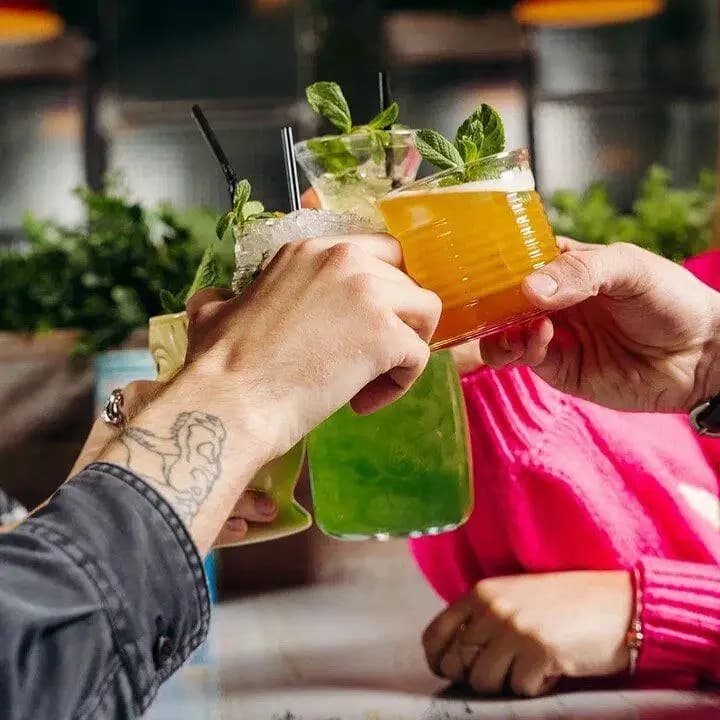 Контакт бар