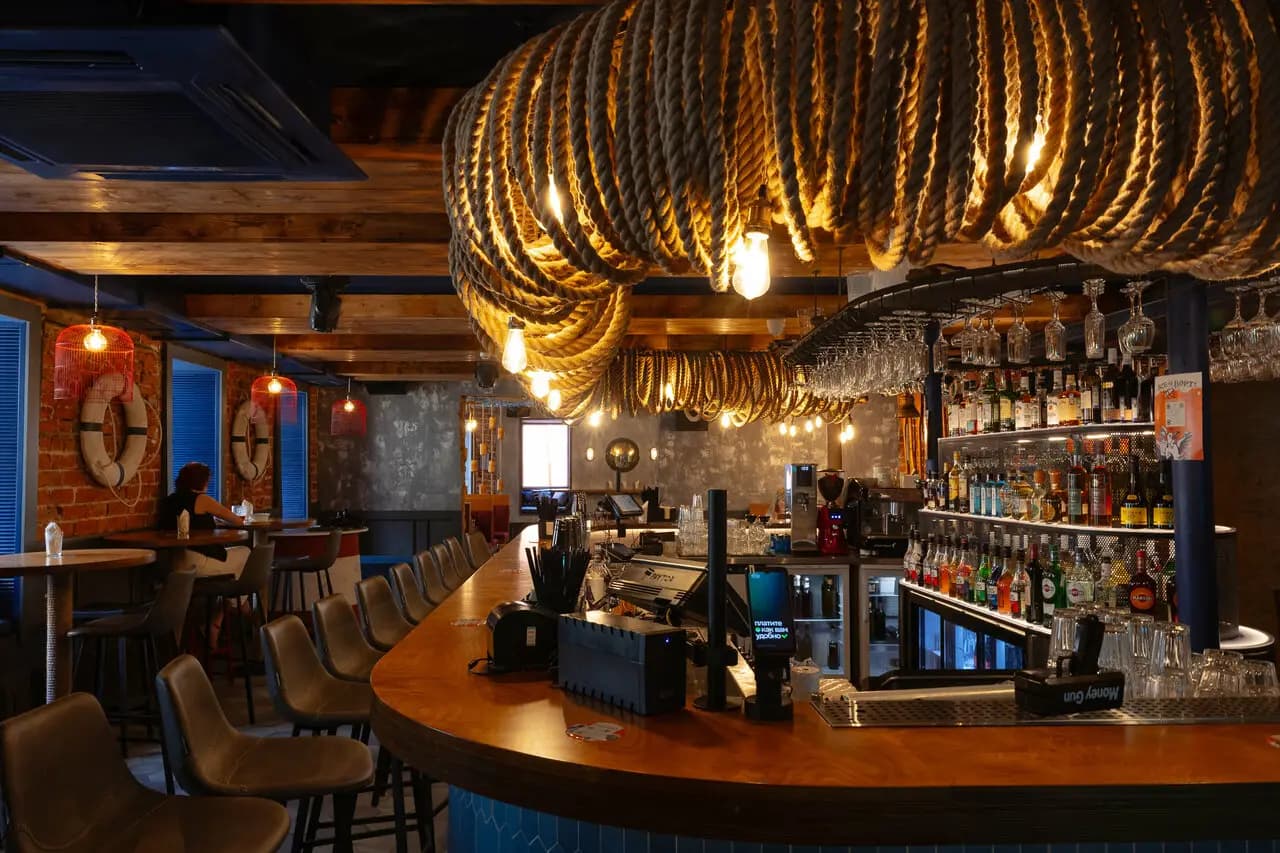 Моряк и Чайка