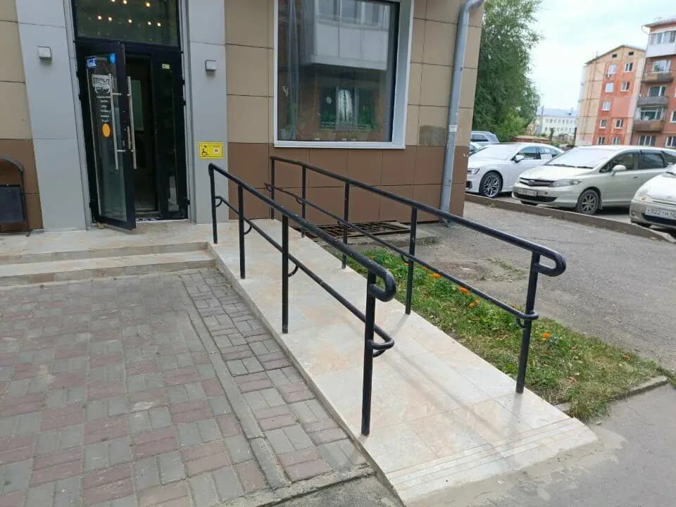 Восточный ветер