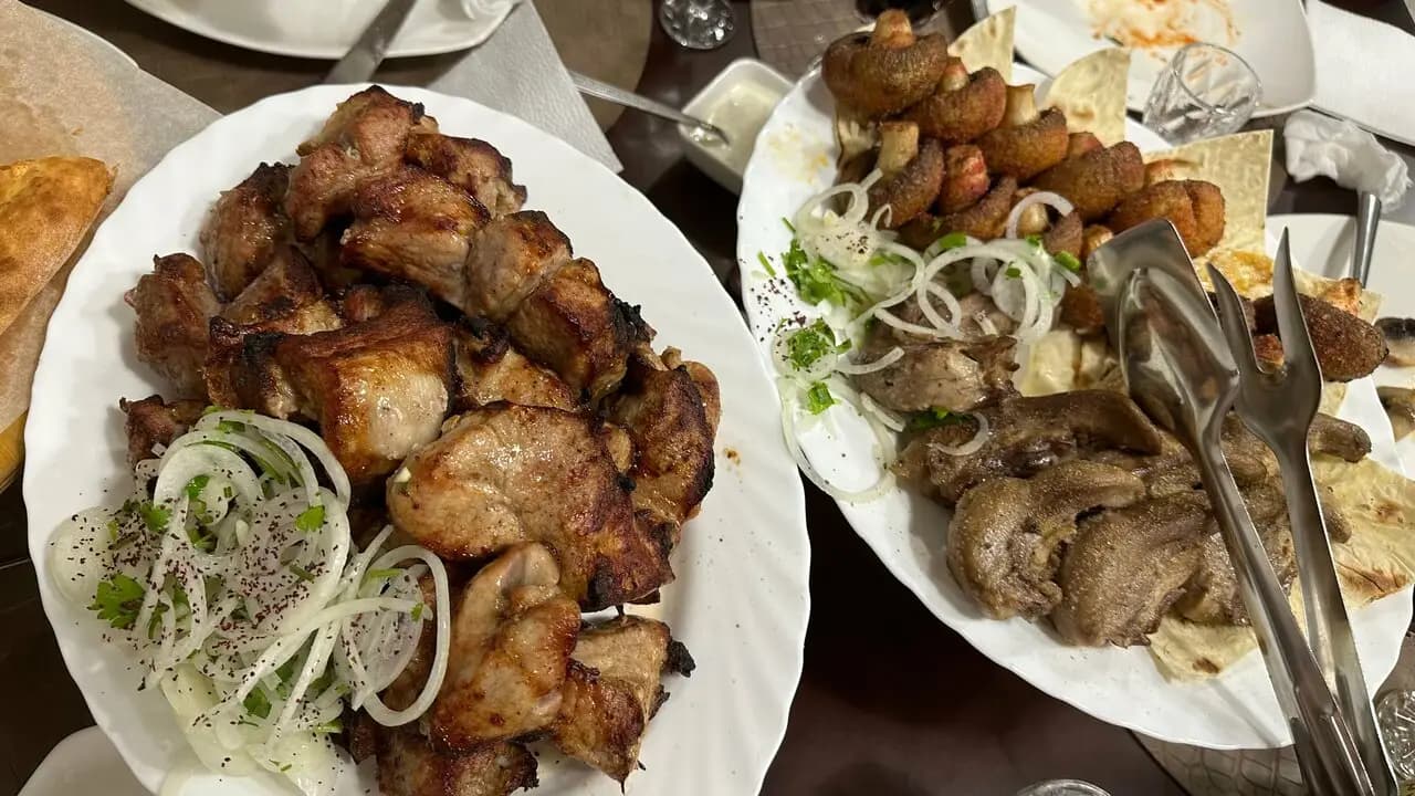 У Сухумского