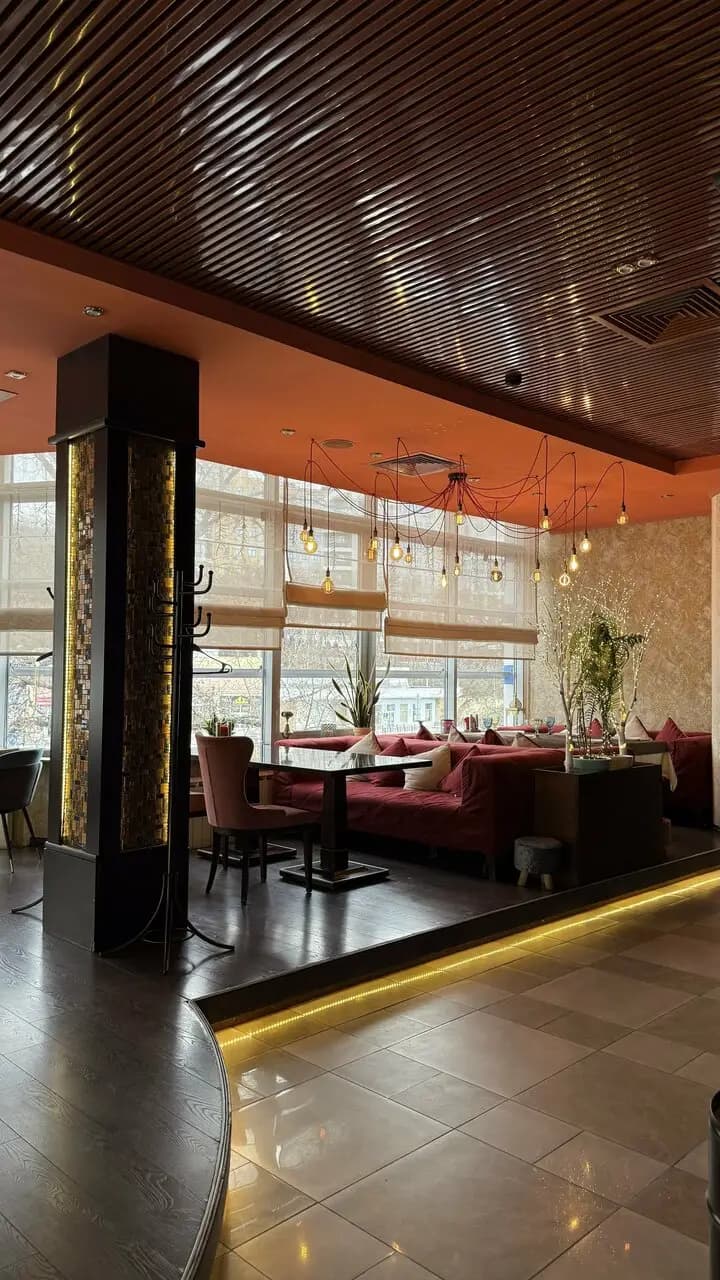 Метелица Холл