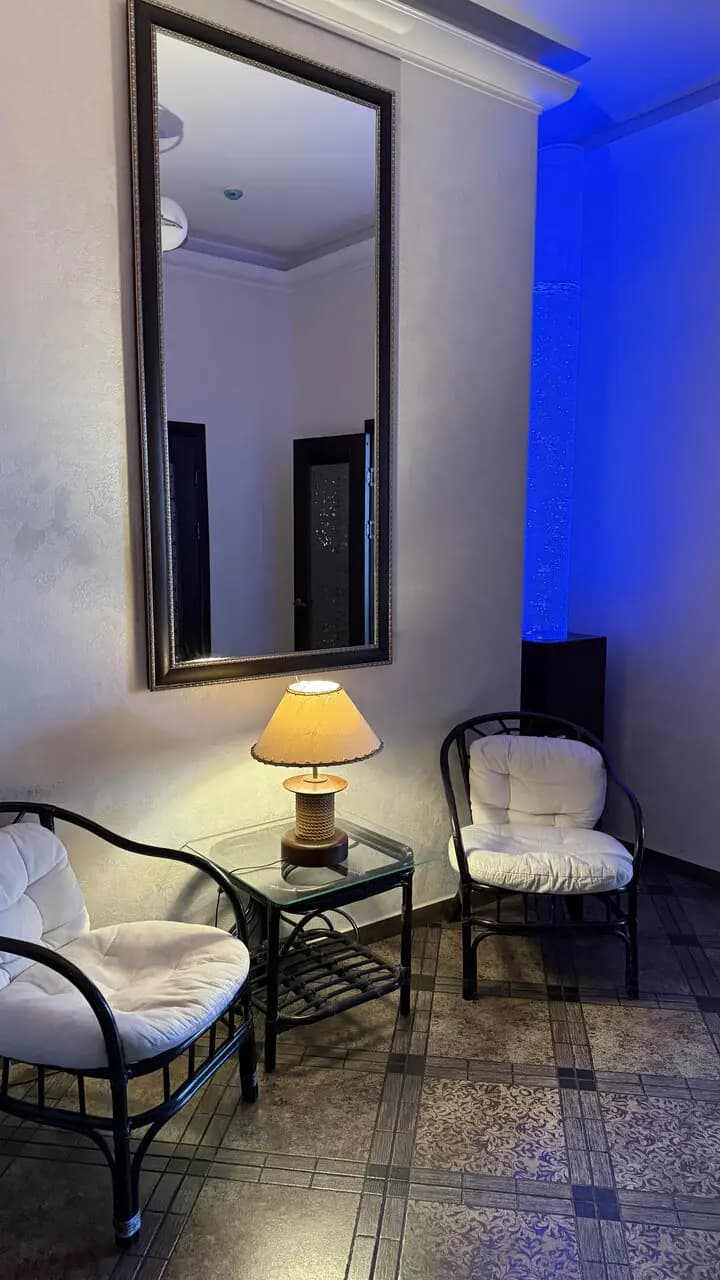 Метелица Холл