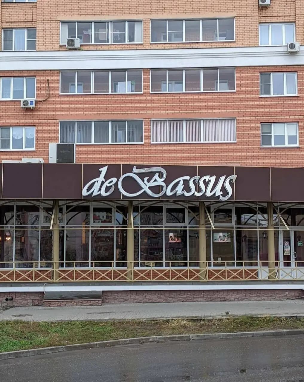 De Bassus