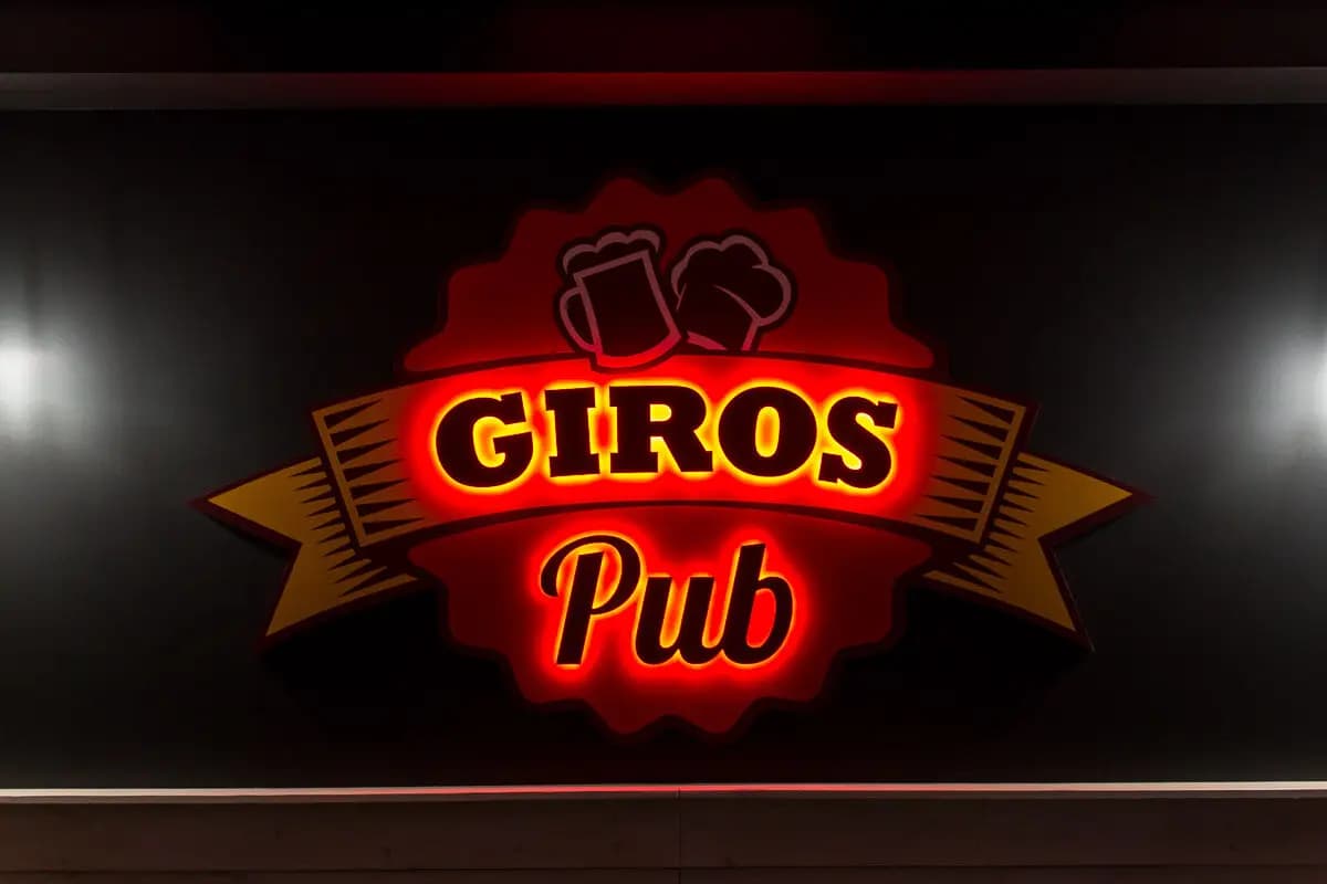 Giros Pub