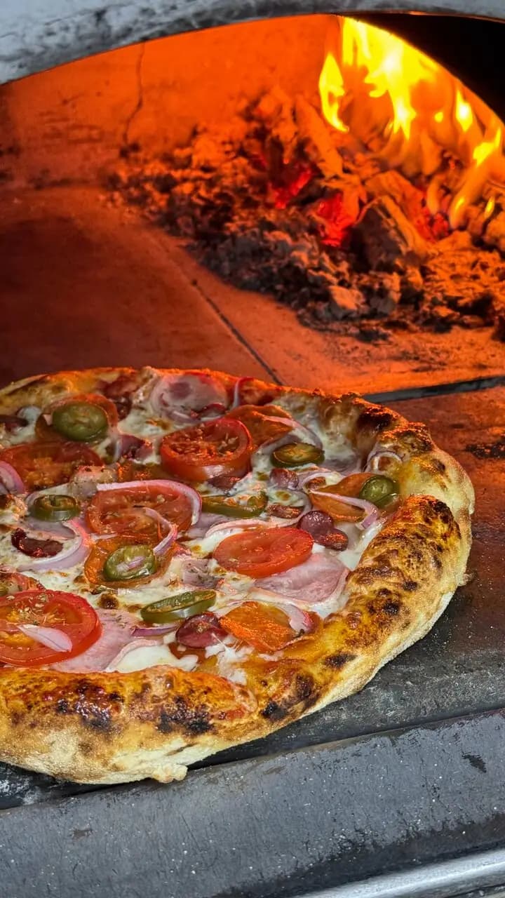 Пицца на дровах