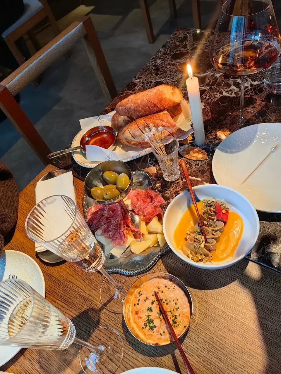 Тайная В. Бистро и Вино