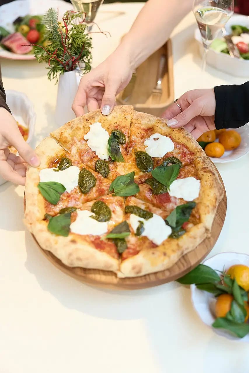 Август бистро