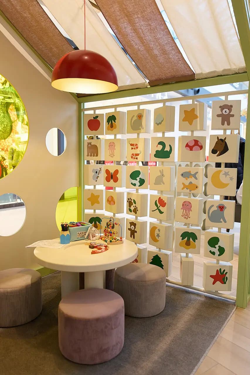 Август бистро