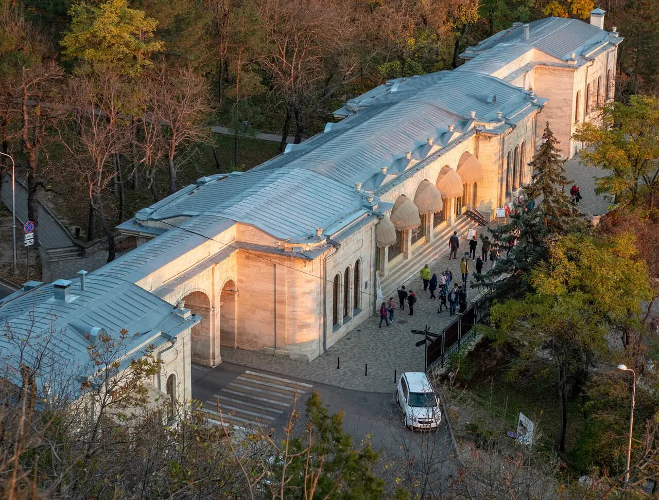 Академическая галерея