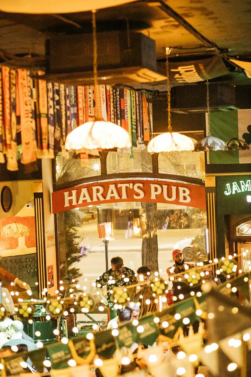 Harat’s pub