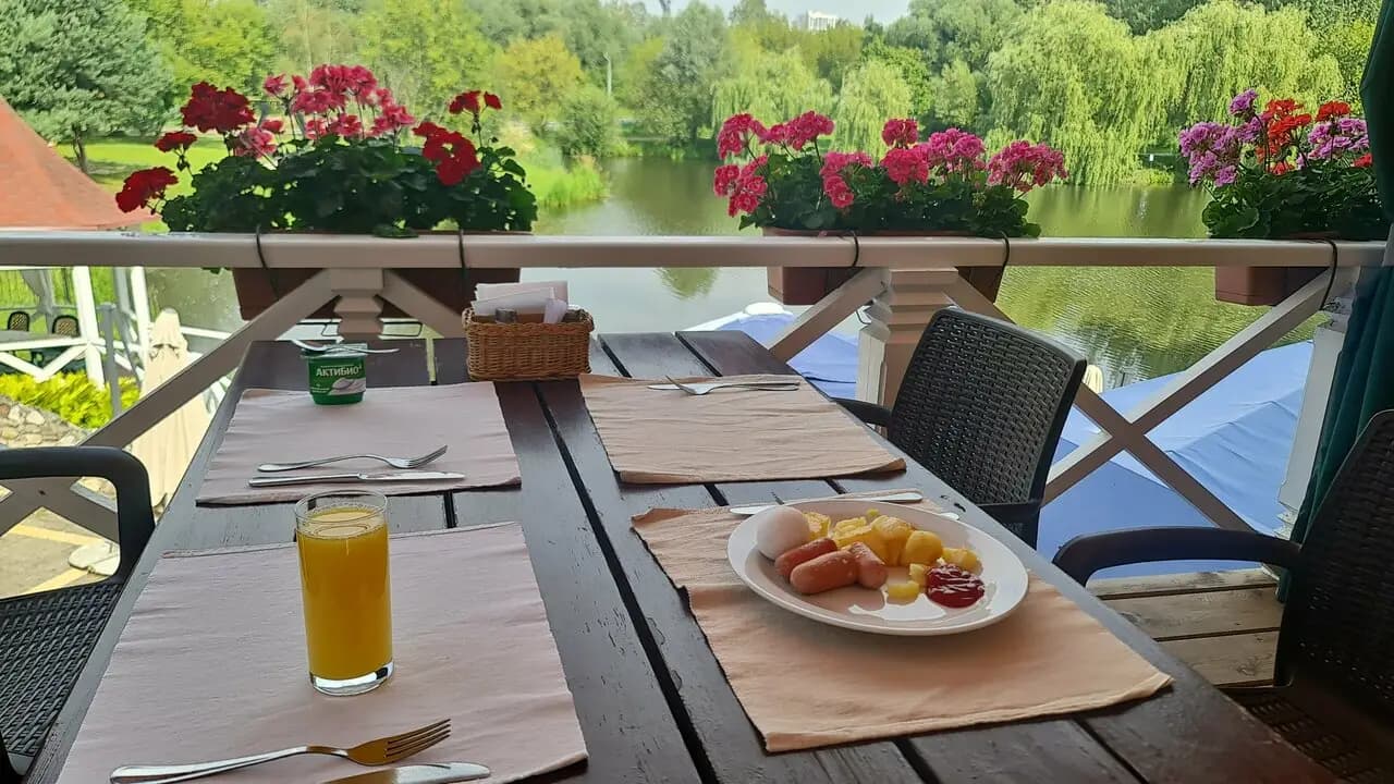 Конюшенный двор