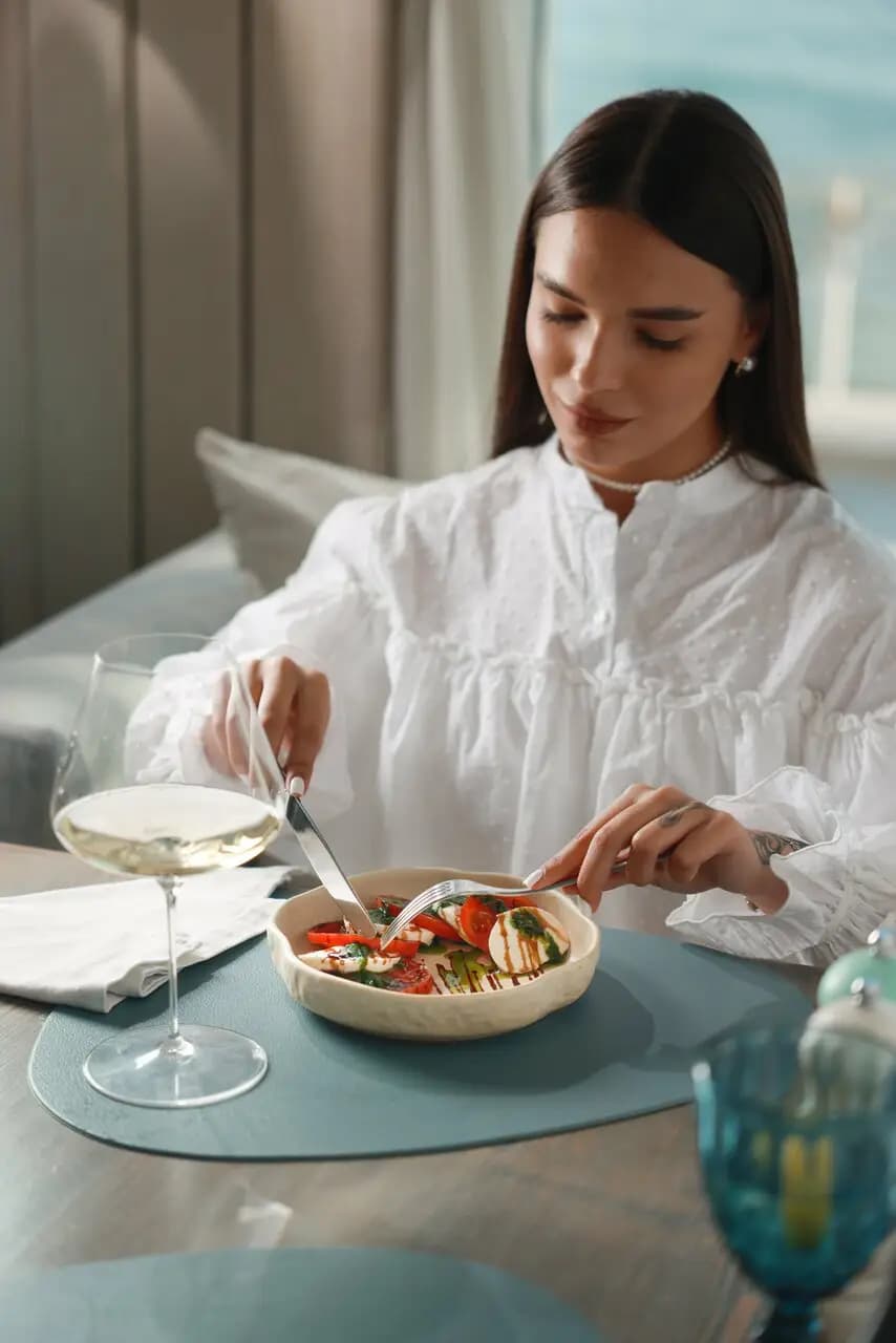 Паруса на море