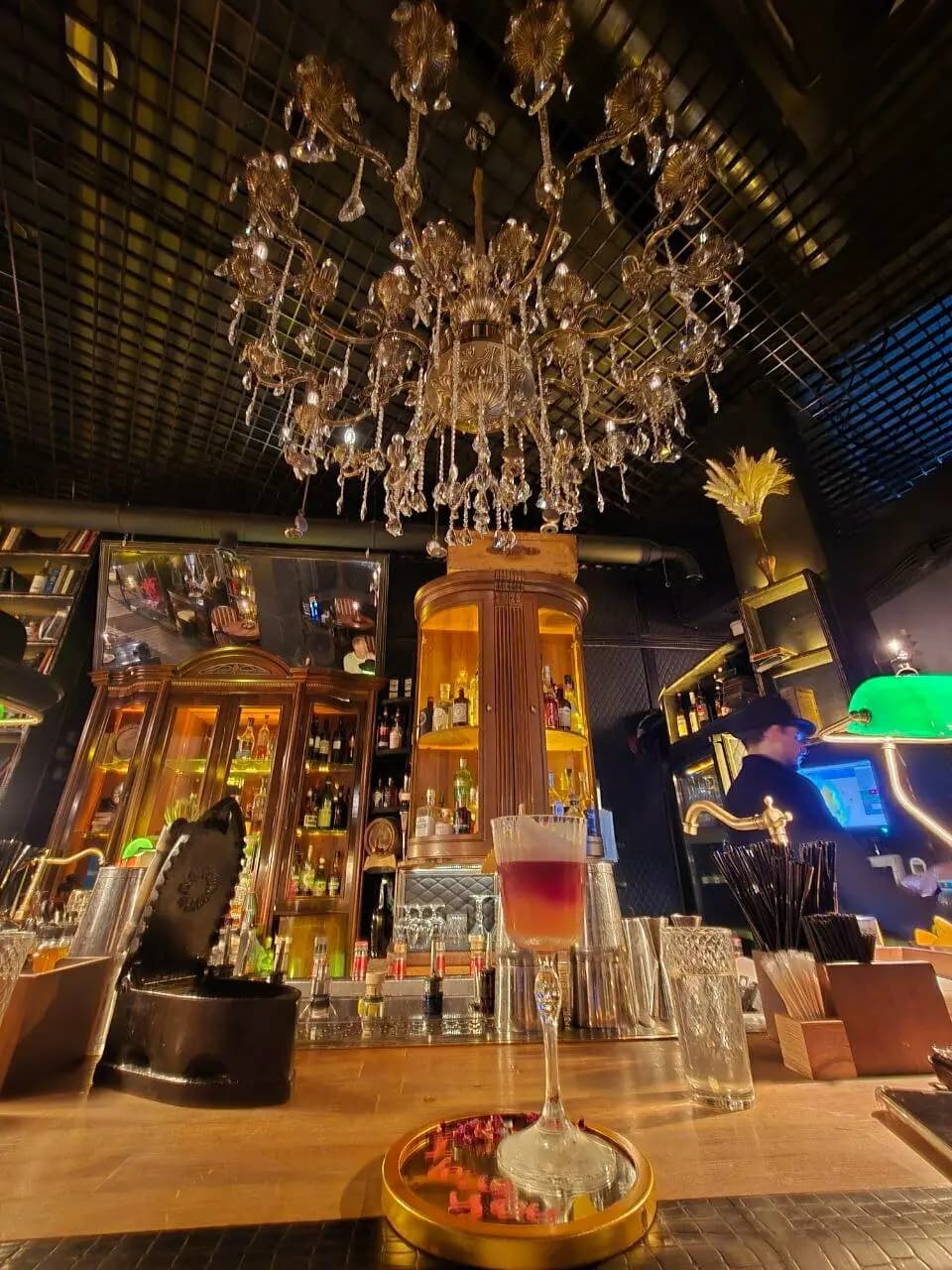 Без Галстука