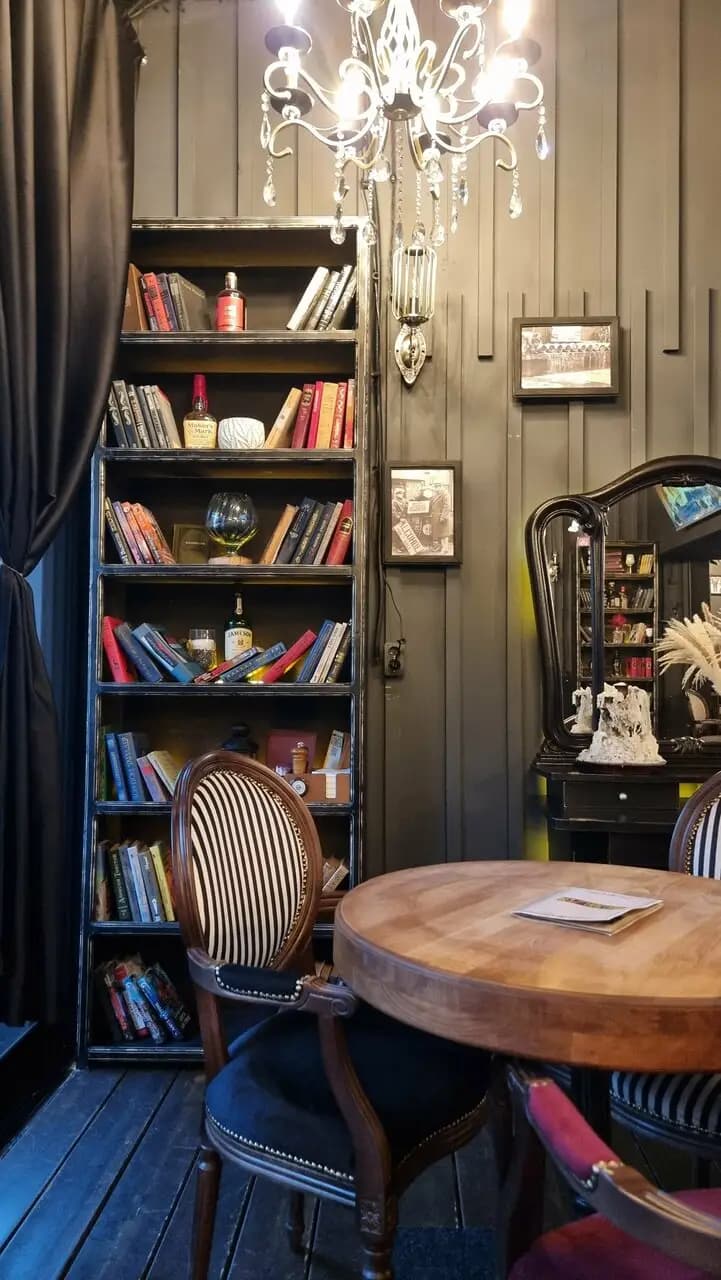 Без Галстука