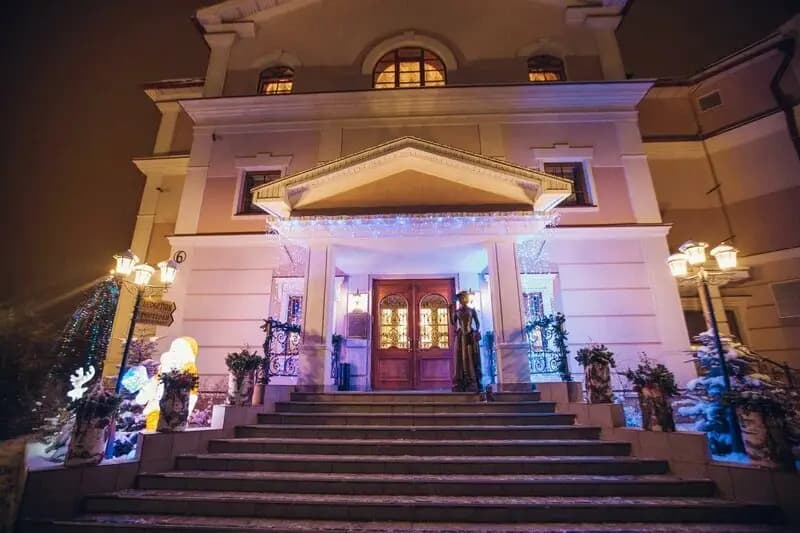 Театральный