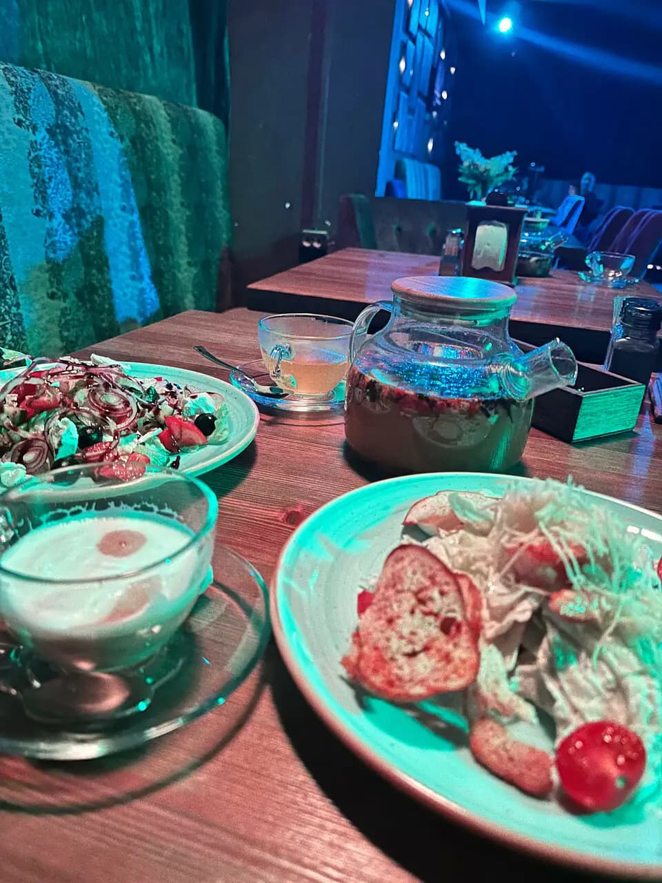 ЗдесьВамНеТам