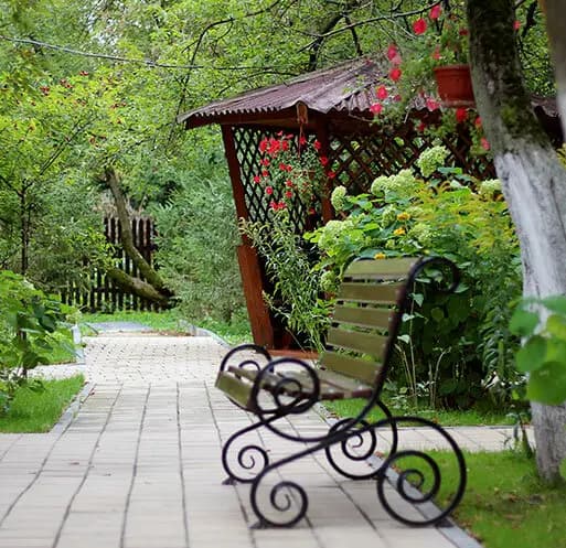 Три товарища