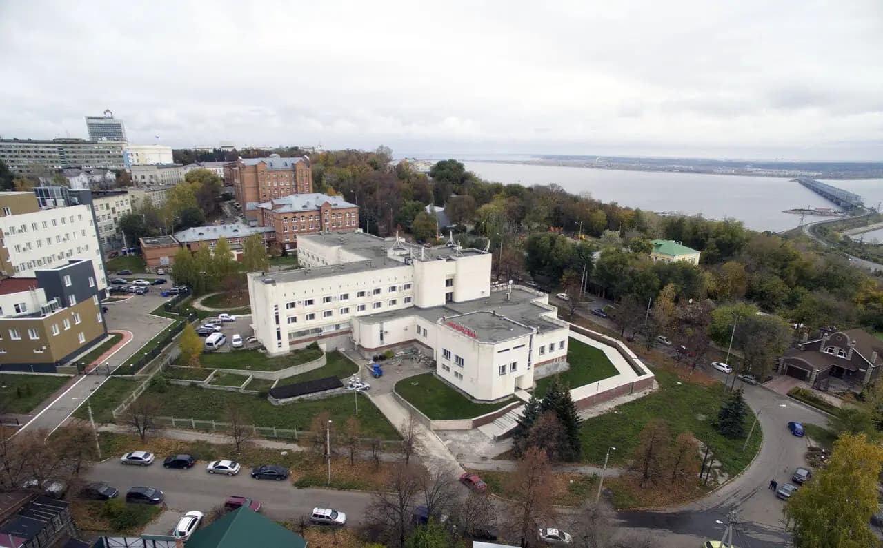 Октябрьский