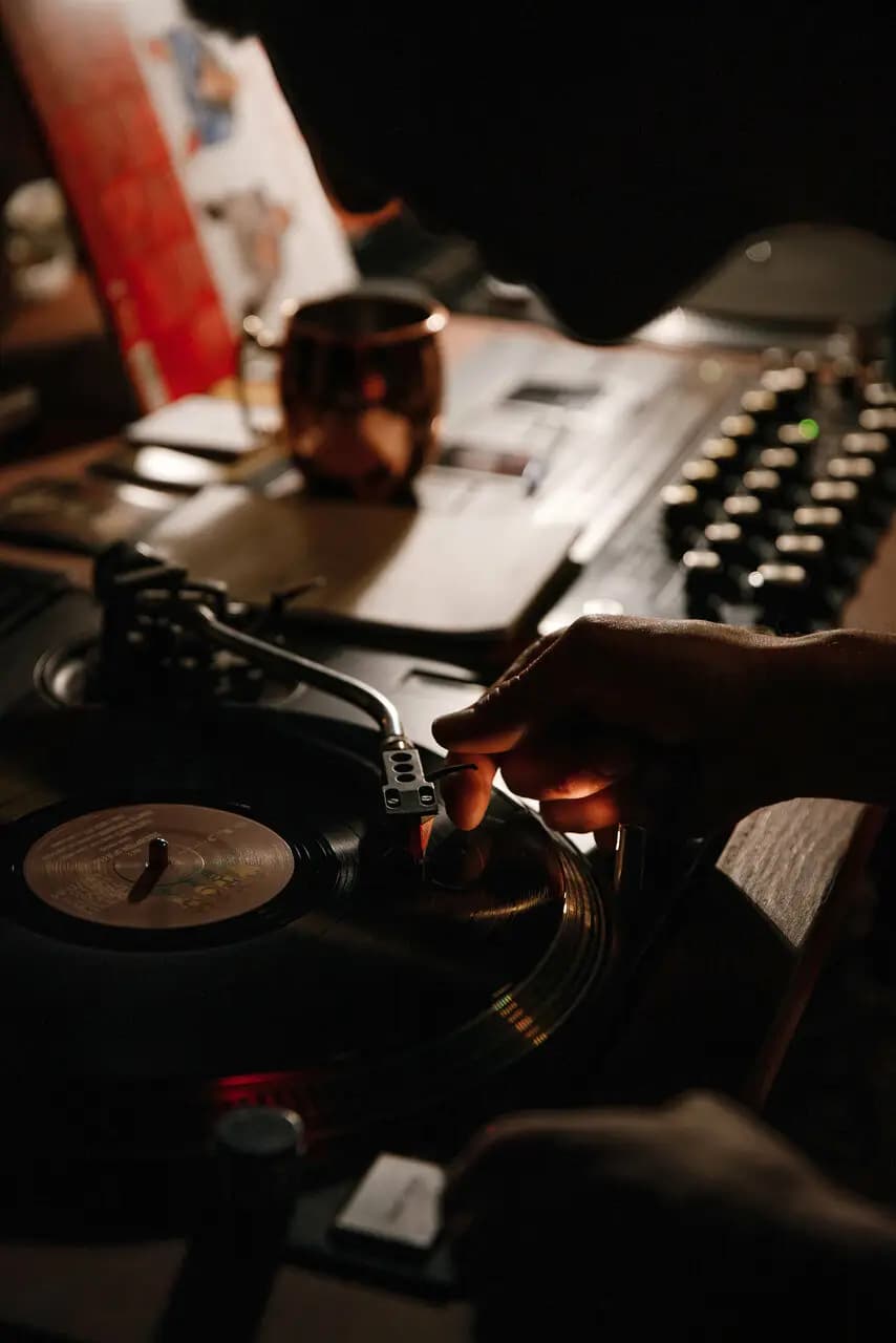 Fonoteca Listening Bar