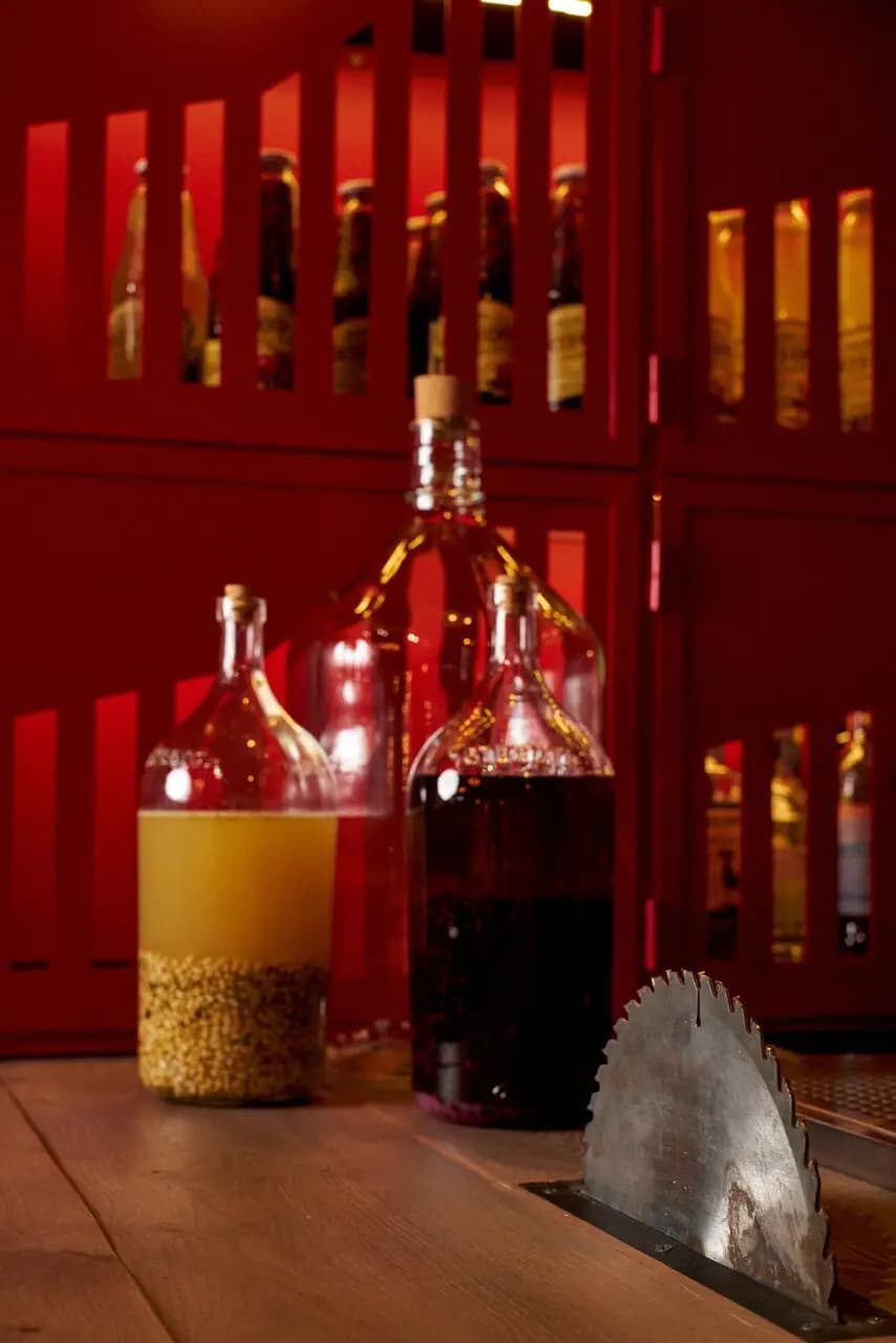 Дедушка настаивает