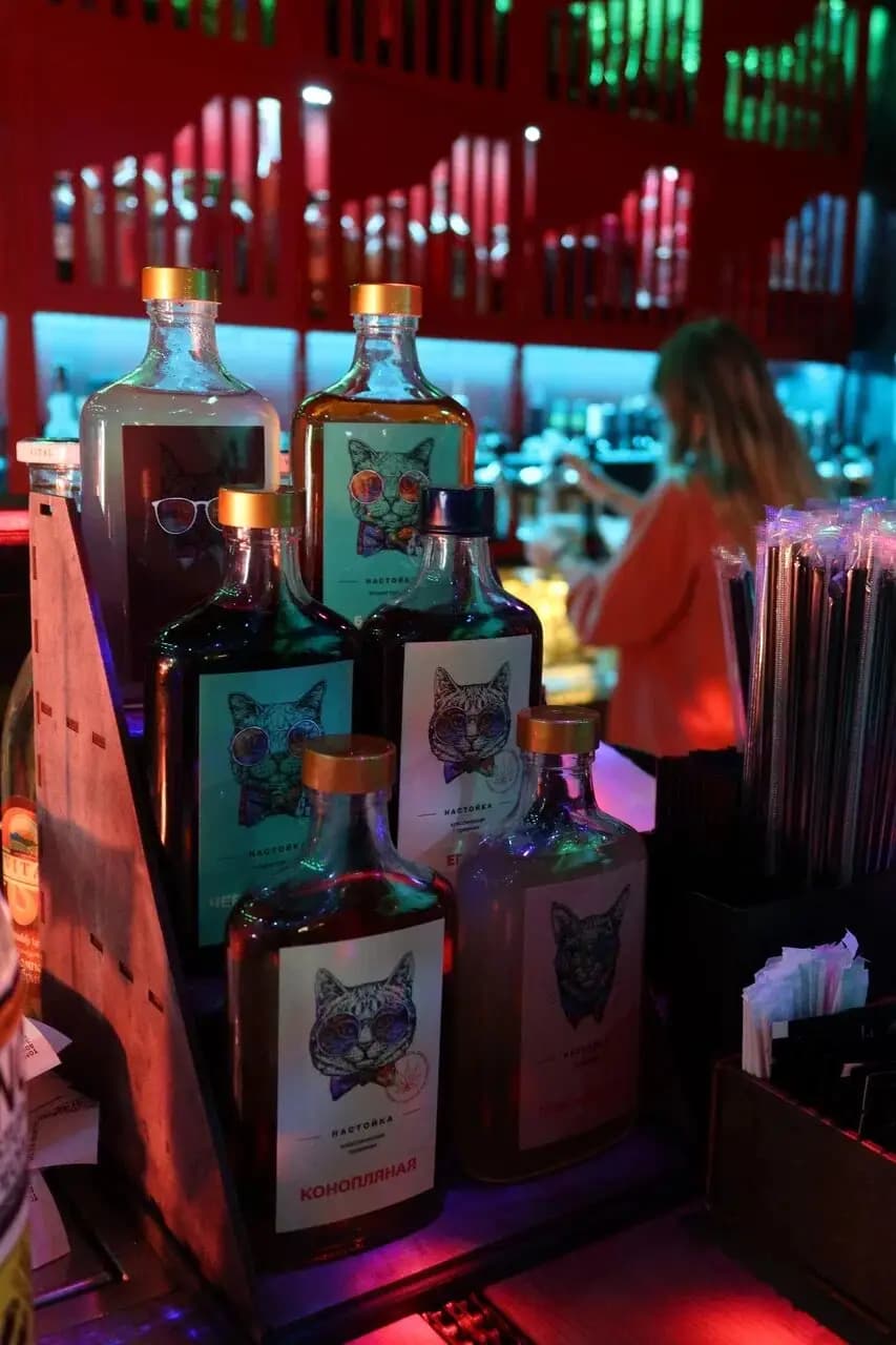 Дедушка настаивает