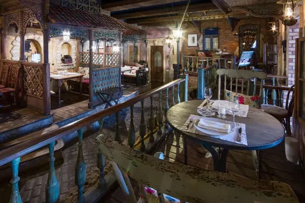 Тифлисский дворик