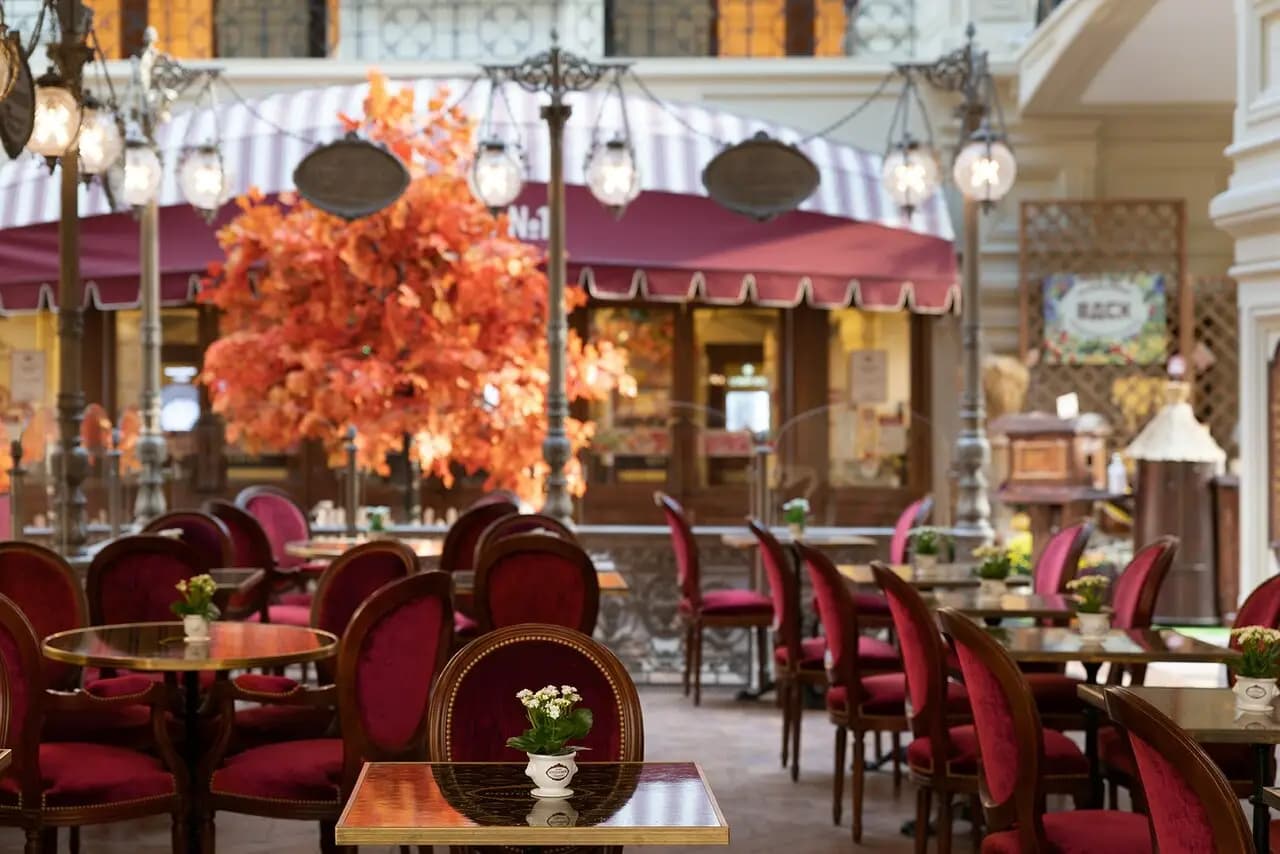 Пушкинъ у фонтана