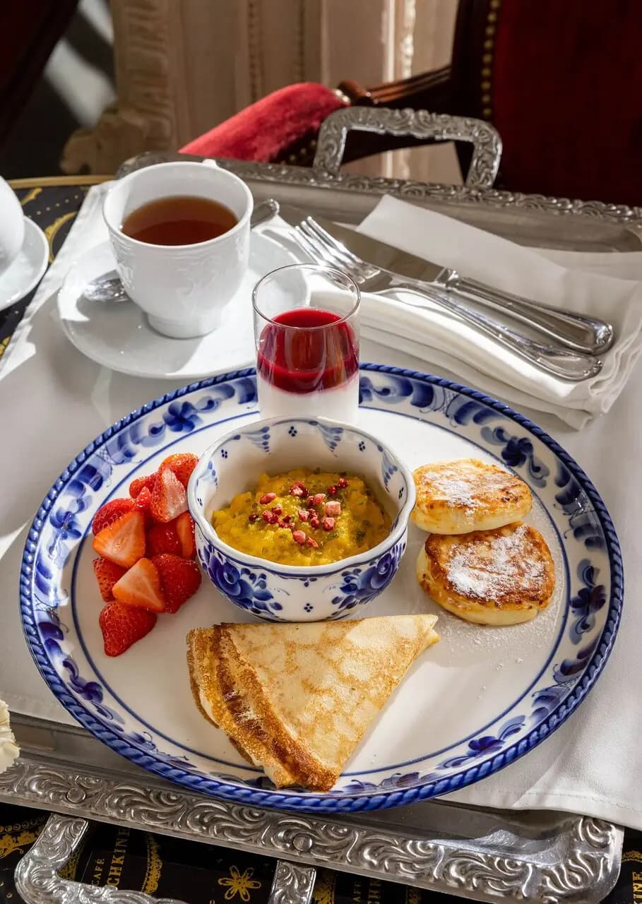 Пушкинъ у фонтана