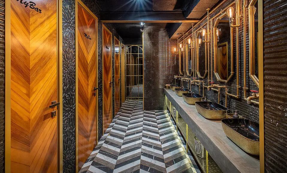 Зеленая собака