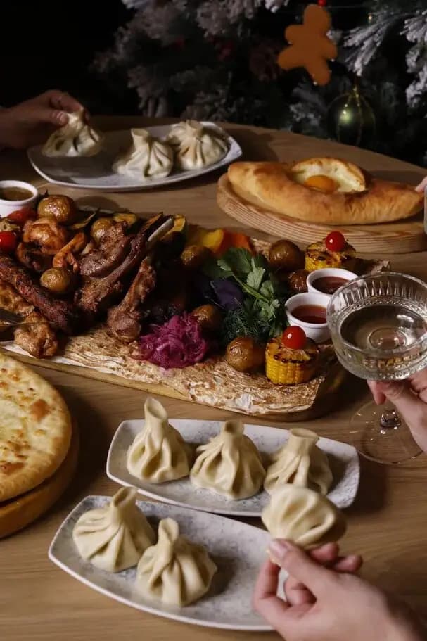 Хинкали и Вино