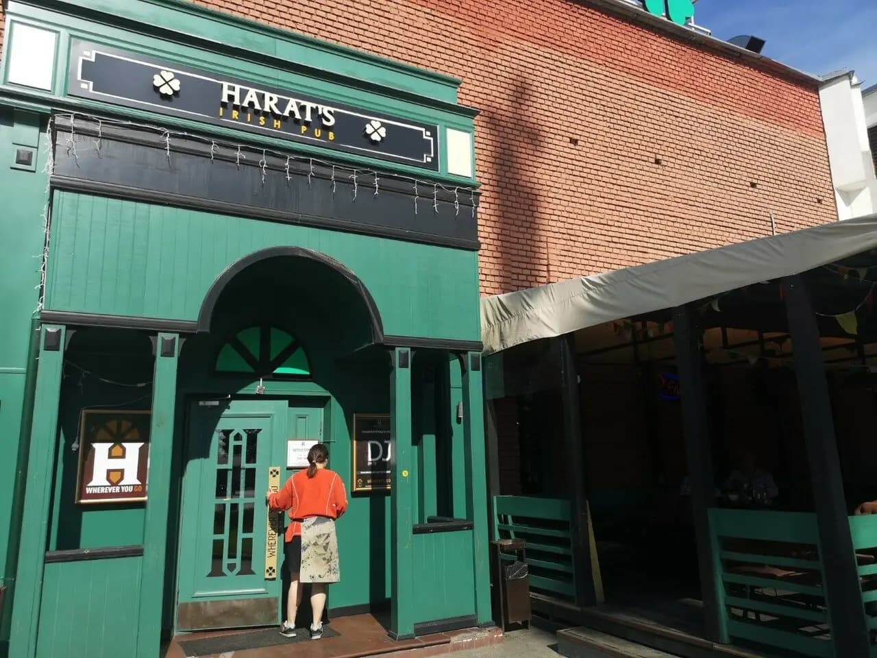 Harat’s pub
