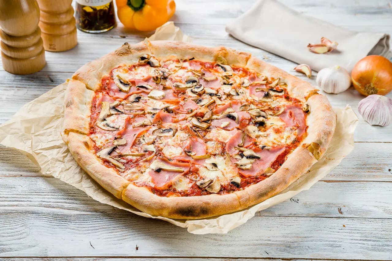 Пицца и Канноли