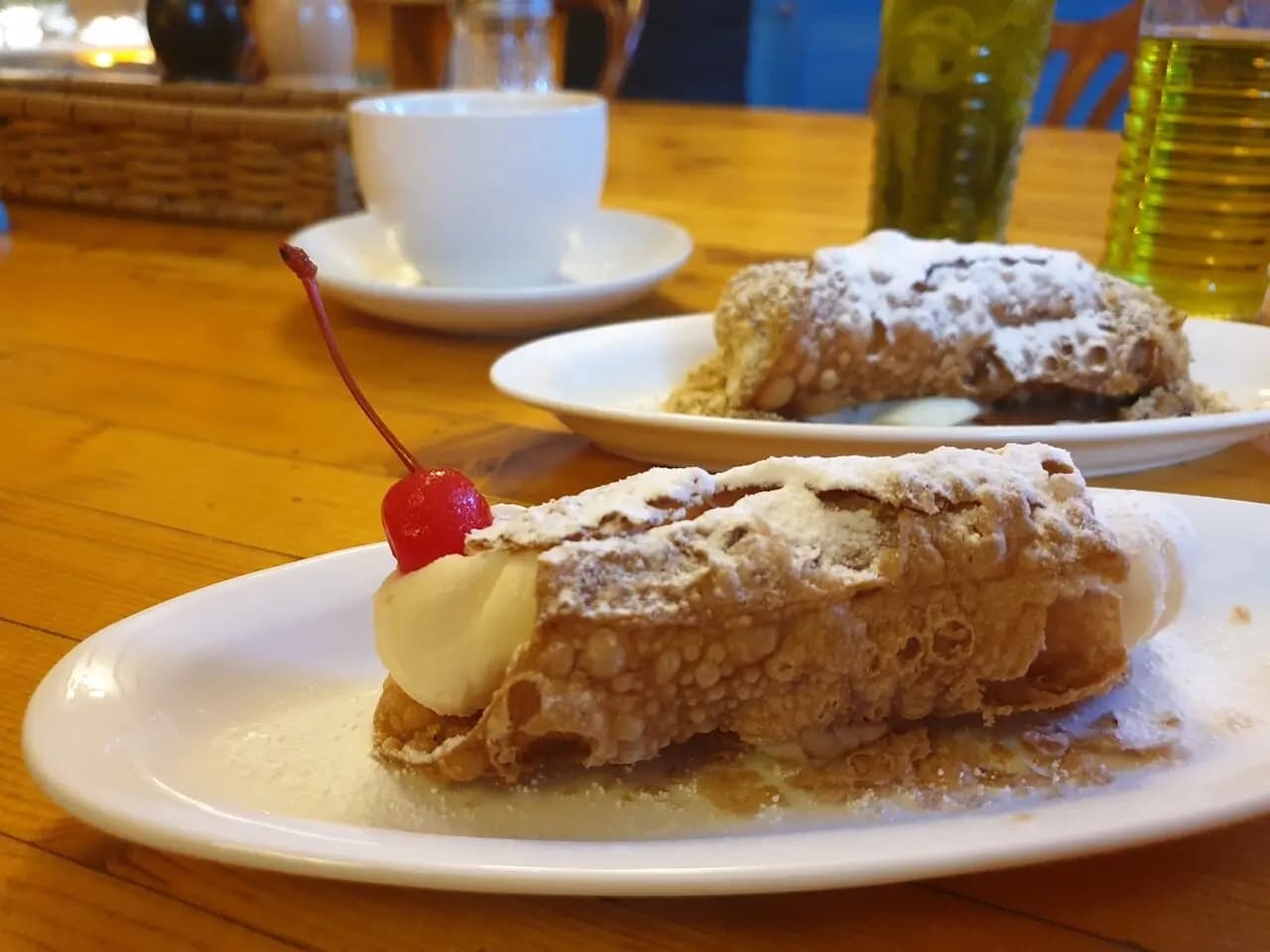 Пицца и Канноли