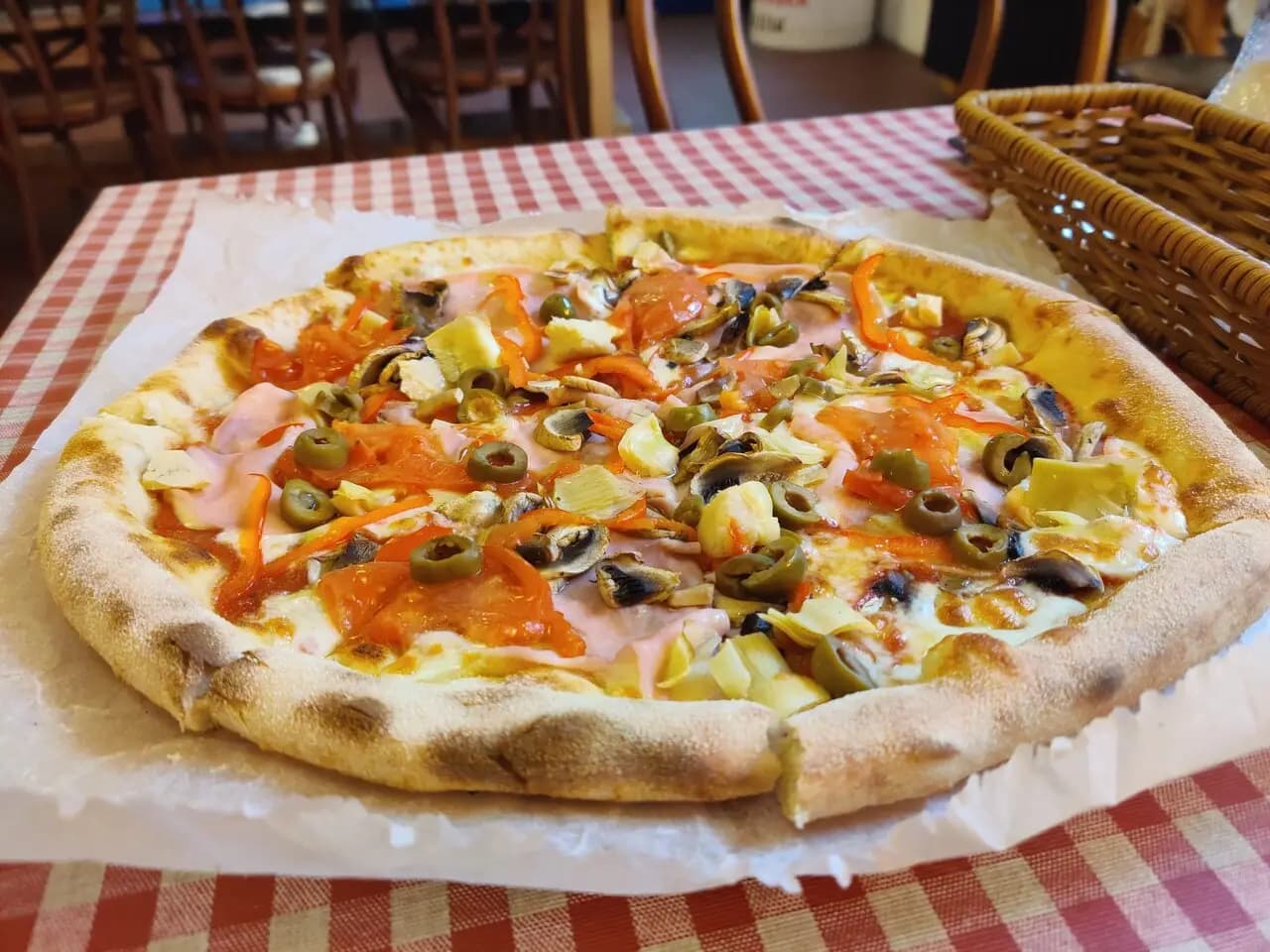 Пицца и Канноли