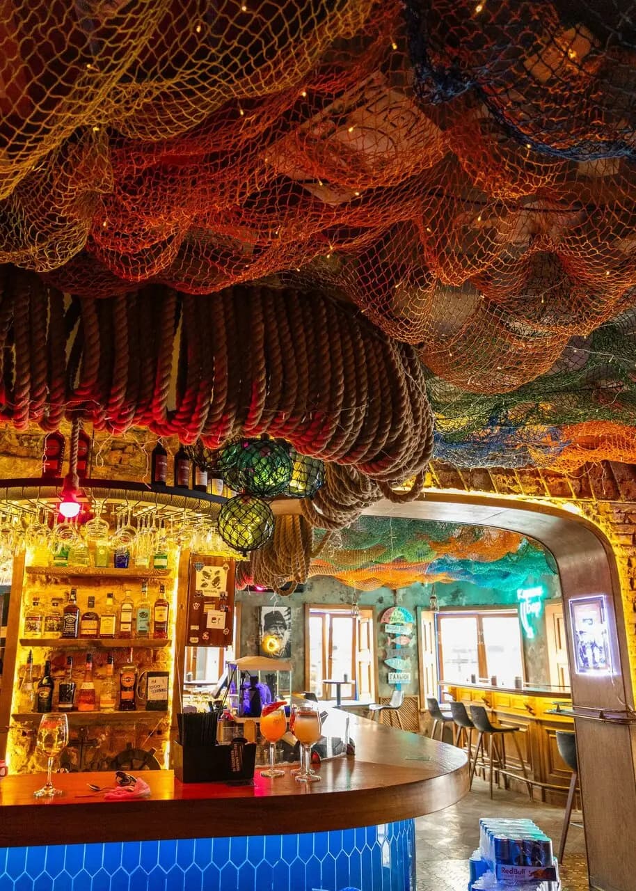 Моряк и Чайка