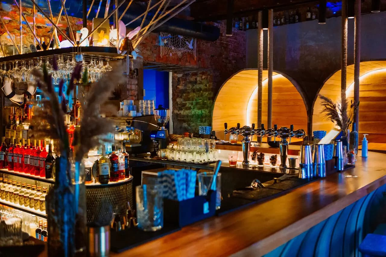 Моряк и Чайка