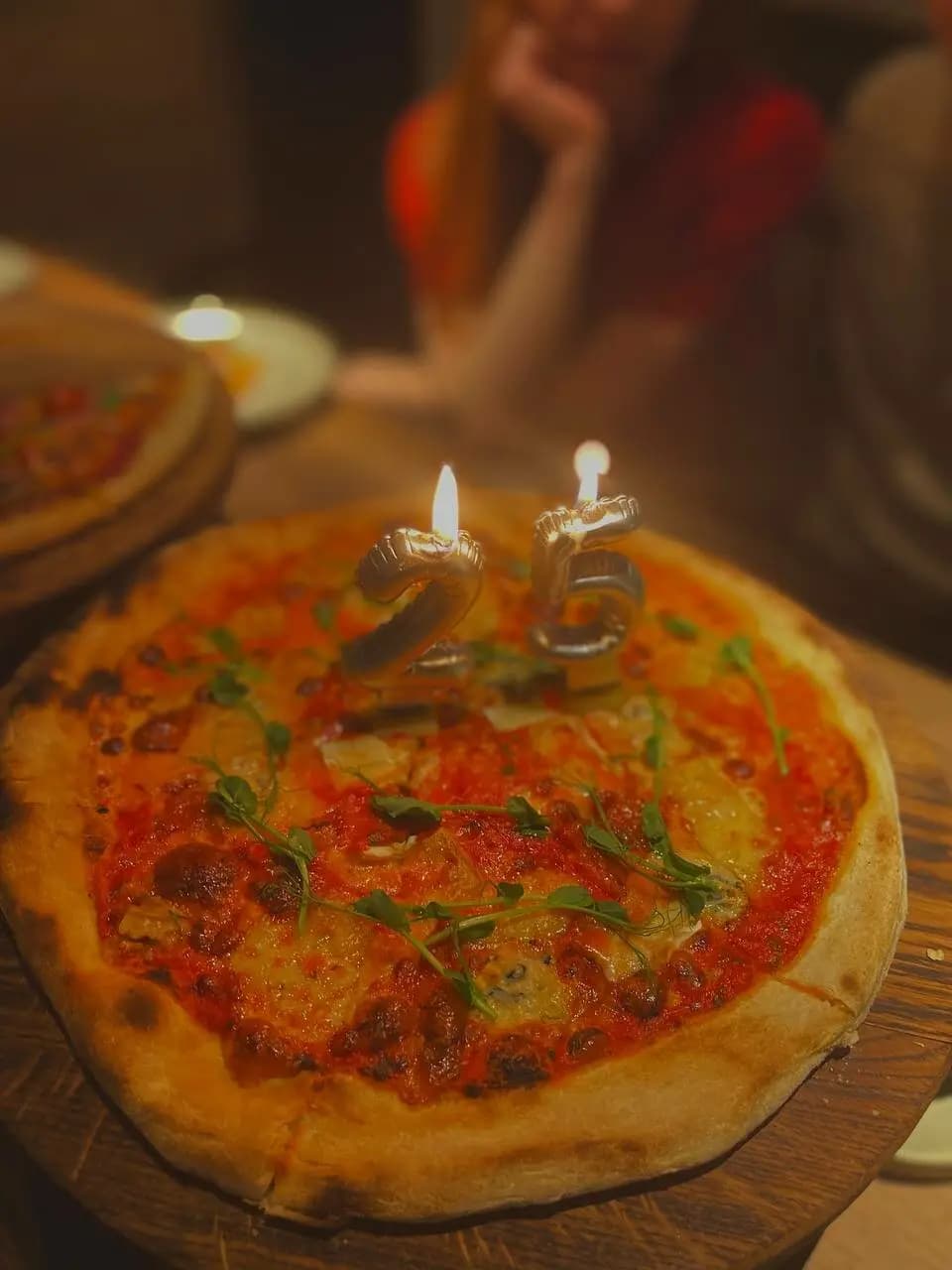 Пицца и вино