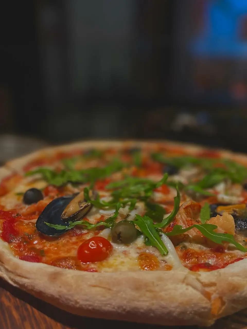 Пицца и вино